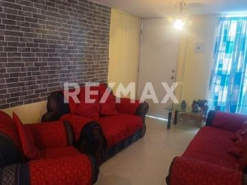 CASA EN VENTA EN GALAXIA ALMECATLA, CERCA DE FINSA Y VW 4