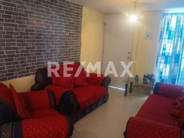 CASA EN VENTA EN GALAXIA ALMECATLA, CERCA DE FINSA Y VW 4