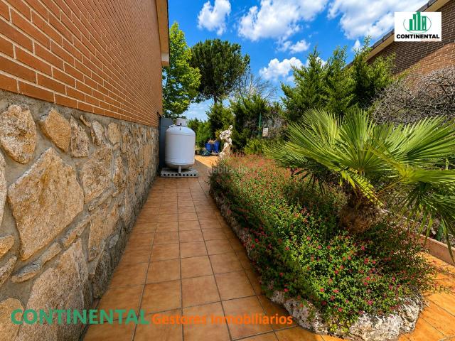 Casa en venta en Galapagar, El Guijo Colonia España. Casas.