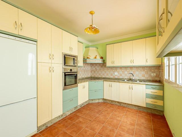 Casa en venta en Gáldar, Barrial San Isidro Marmolejos. Casa terrera con patio, garaje y azotea en San Isidro Gáldar. Casas.