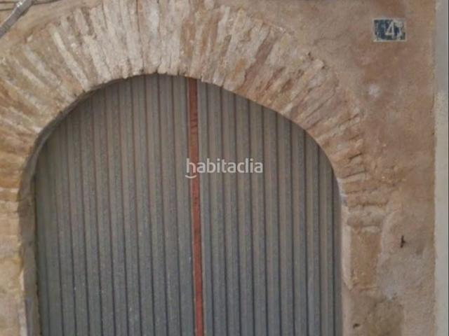 Casa en venta en Gandesa. Casa de pueblo en el centro histórico. Casas.