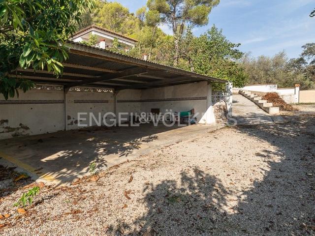 Casa en venta en Gandia, Urbanizaciones. Chalet con muchísimas posibilidades para reformar en Gandía. Casas.