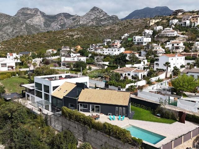 Casa en venta en Gandia, Urbanizaciones. Situada en la prestigiosa urbanización cerrada de Montepino, en las afueras de Gandía, en la Costa Blanca, esta excepcional reside. Casas.