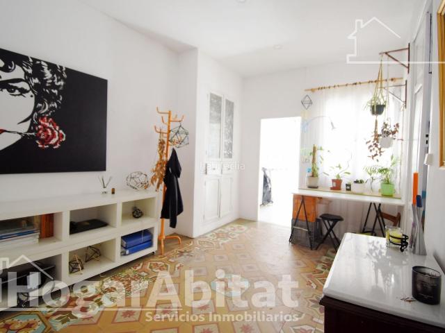 Casa en venta en Gandia, Corea. AMPLIA CASA CON TERRAZA Y BALCÓN, CERCA DE LA AV DEL GRAU Y DEL CENTRO. Casas.