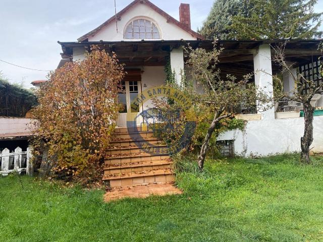 Casa en venta en Garrafe de Torío. Chalet individual con terreno a la venta en Garrafe de Torío. Casas Garrafe de.
