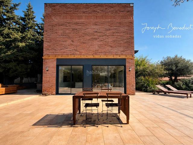 Casa en venta en Gavà, Bruguers. LAMOUR DE LA LUMIÈRE COBALT. Casas.