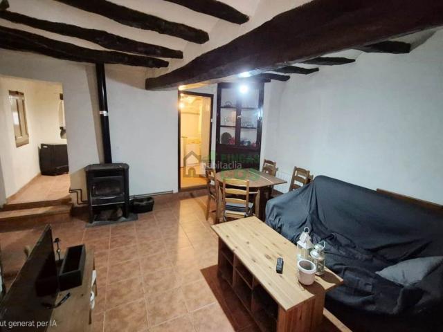Casa en venta en Gavet de la Conca Pirineos. CASA DE PUEBLO en venta en un paraje precioso y un pueblo tranquilo rodeado de verdes paisajes y aire limpio. En el pre pirineo. Casas Gavet de la.