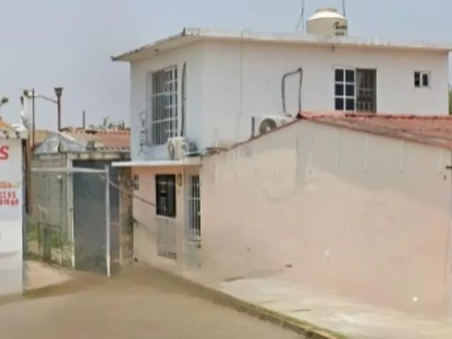 CASA EN VENTA EN GEOVILLAS LOS PINOS, VERACRUZ