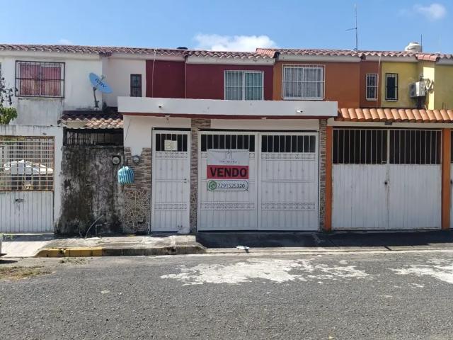Casa en Venta en Geovillas los Pinos, Veracruz – Amplios Espacios y Excelente Ubicación