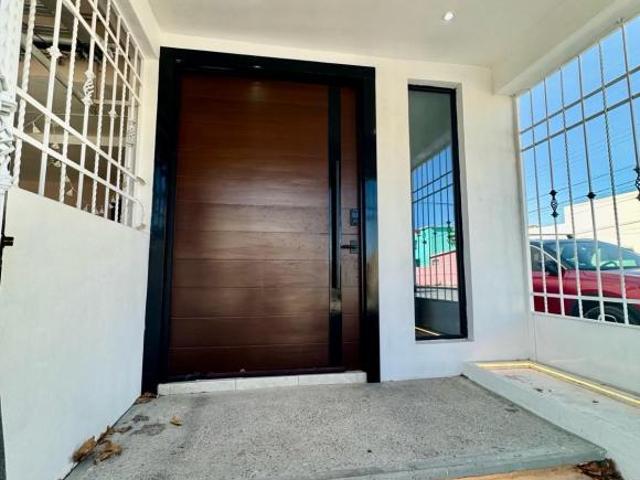 Casa en Venta en General Ángel Trías con departamento independiente