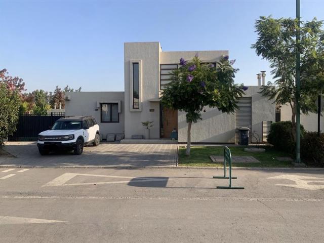 Casa en Venta en General San Martín, Av. Rukan, colina