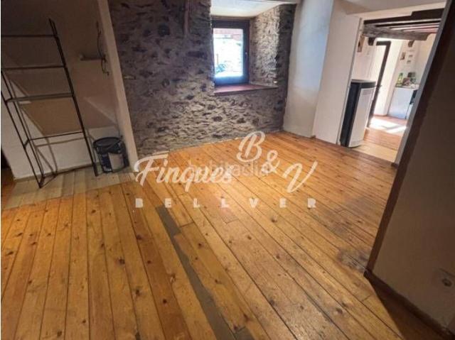 Casa en venta en Ger Pirineos. Venta de casa en Ger MASIA CON PAJAR Y CON DOS VIVIENDAS. Casas.