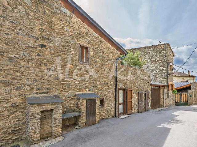 Casa en venta en Ger Pirineos. GER CASA DE PUEBLO TOTALMENTE REFORMADA. Casas.