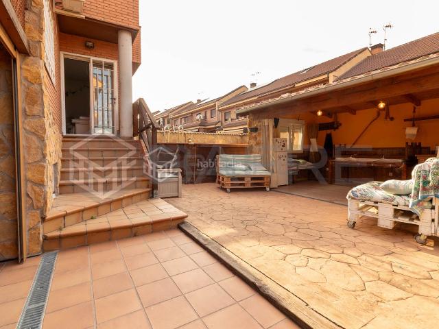 Casa en venta en Getafe, Perales del Río. Casas.