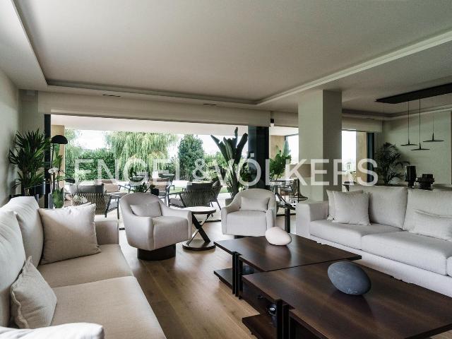 Casa en venta en Getxo, Santa María de Getxo. Exclusivo chalet unifamiliar reformado y con vistas al mar. Casas.