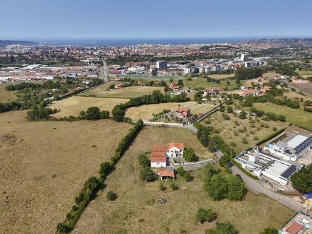 Casa en venta en Gijón, Nuevos Roces. MAREO, casa unifamiliar con parcela de 5.000 metros cuadradados Espacio, privacidad y múltiples posibilidades en un entorno privil. Casas.