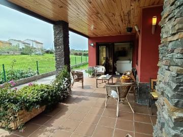 Casa en venta en Gijón, Bernueces. CHALET EN LA GRANDA A 5 MINUTOS DE SAN LORENZO, DOS VIVIENDAS. Casas.