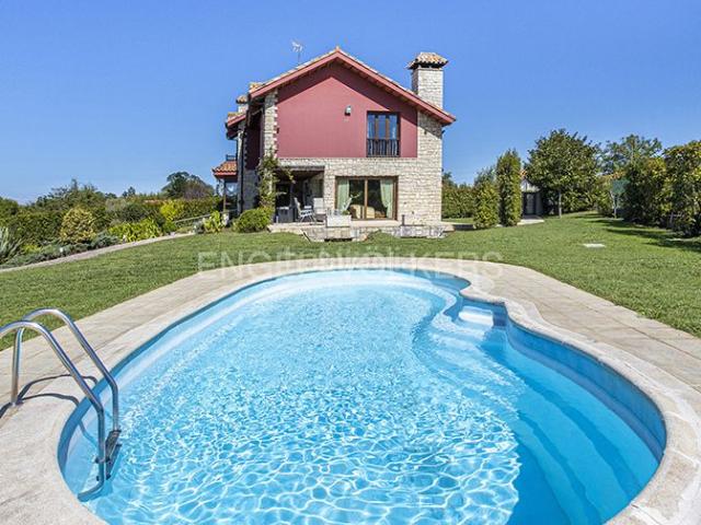 Casa en venta en Gijón, Cabueñes. Magnífico chalet con piscina y vistas. Casas.