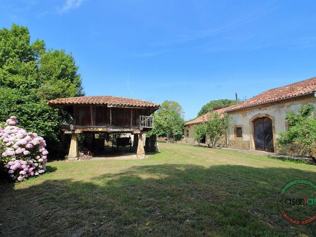 Casa en venta en Gijón, Cabueñes. Propiedad singular y exclusiva en Gijón. Casas.