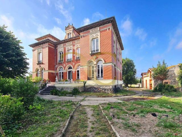Casa en venta en Gijón, La Guía. Fantástica villa de 1910 situada en Somió. Casas.