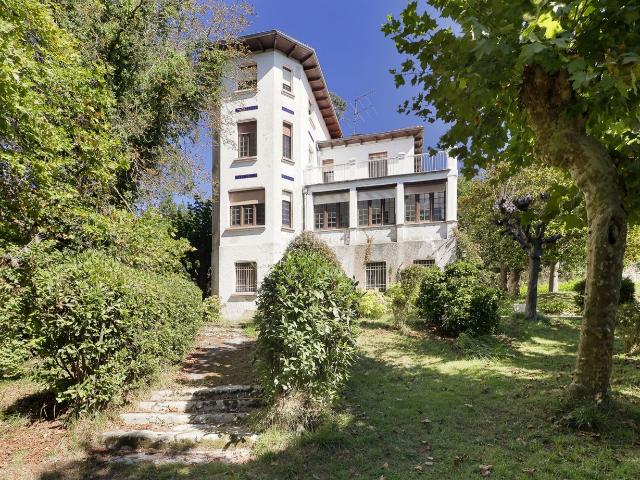 Casa en venta en Gijón, Somió. Finca histórica de excepción en Somió. Una propiedad única donde la historia, la elegancia y el espacio alcanzan su máxima expresi. Casas.