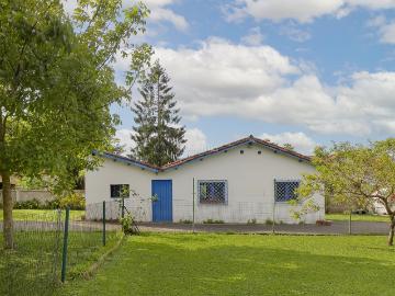 Casa en venta en Gijón, Somió. SOMIÓ Casa independiente muy soleada con finca cerrada de 1.300 metros cuadrados. Ponemos a la venta una encantadora casa unifami. Casas.