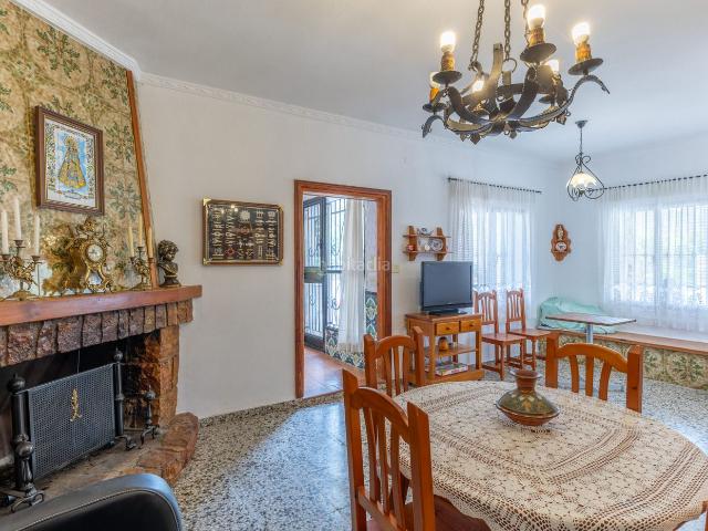 Casa en venta en Gilet. Espectacular chalet independiente con piscina privada en la exclusiva zona Clot Oliver Paraje La Vidriera Gilet. Casas.