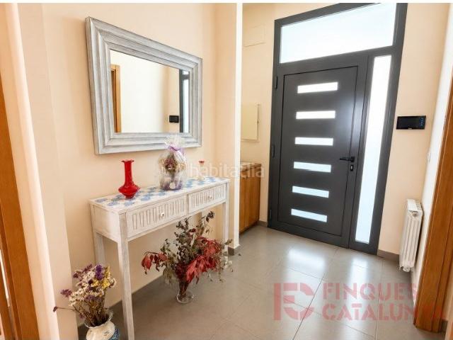 Casa en venta en Girona, Vila roja. Casa duna sola planta amb 3 habitacions, pati de 60 m i pàrquing doble a Vilaroja Girona. Casas.