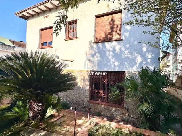 Casa en venta en Girona, Carme Vistalegre. Casas.