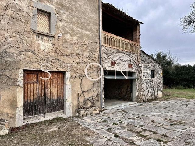 Casa en venta en Girona, Eixample Sud Migdia. CASTELL DE DOMENY UNA MASÍA HISTÓRICA CON UN POTENCIAL ÚNICO EN GIRONA. Casas.