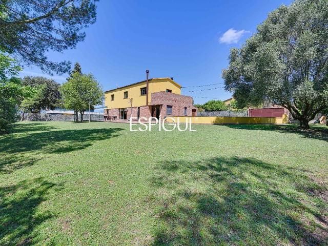 Casa en venta en Girona, Palau. Oportunidad única en Montilivi Palau. Casas.