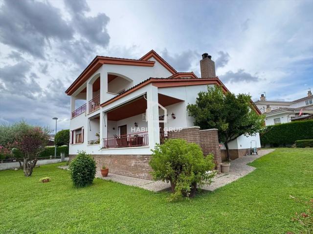 Casa en venta en Girona, Palau. Casa en Girona. Casas.