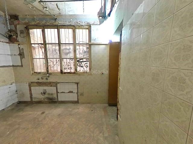 Casa en venta en Girona, Pont Major Pedret Campdorà. Amplia propiedad en Girona para recuperar 350m por 205.000. Casas.