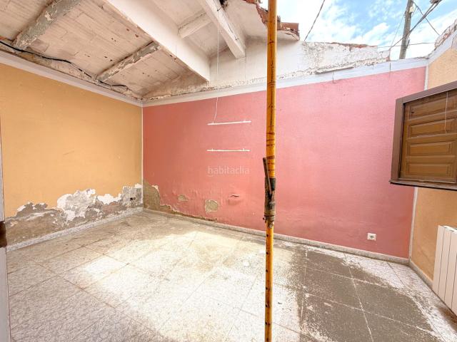 Casa en venta en Girona, Sant Daniel. Casa con terraza y vistas a Girona a tan solo 5 minutos del centro. Casas.