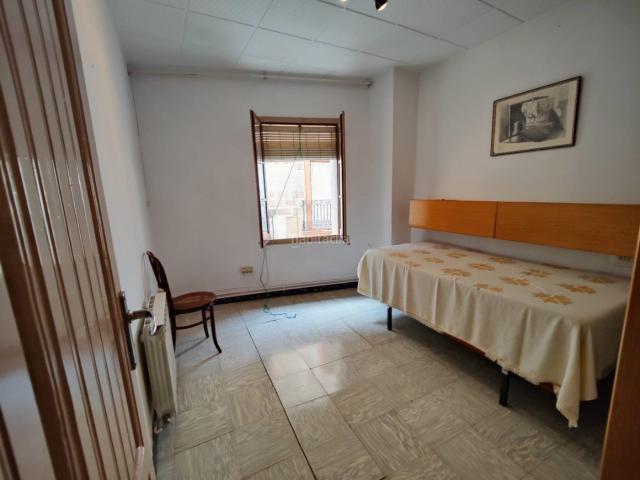 Casa en venta en Godall. Casa esquinera con mucha luz muy grande. Casas.