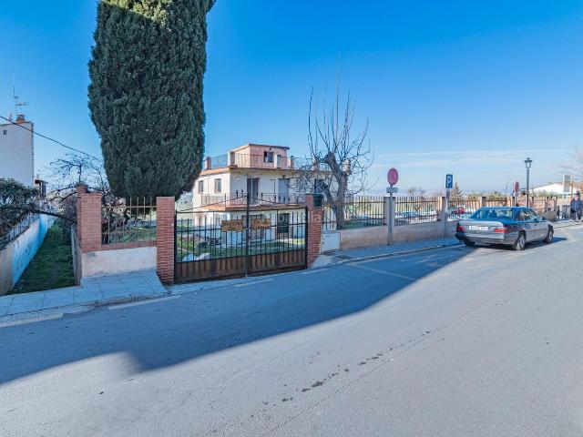 Casa en venta en Gójar. CASA CON TERRENO EN GOJAR!. Casas.