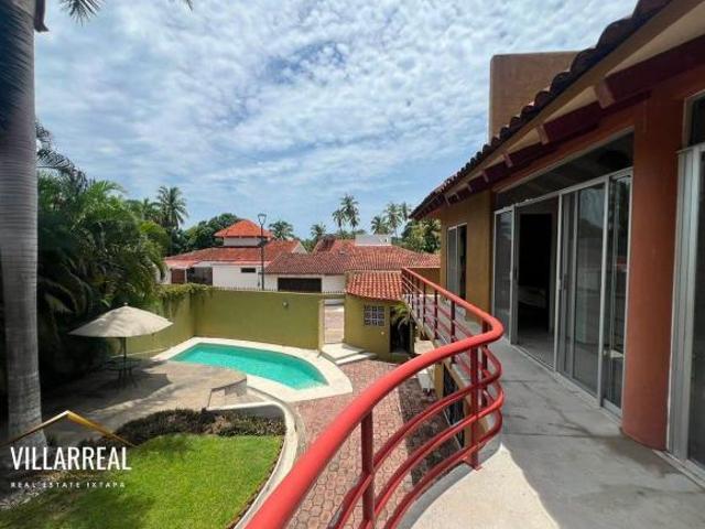 CASA EN VENTA EN GOLONDRINAS IXTAPA