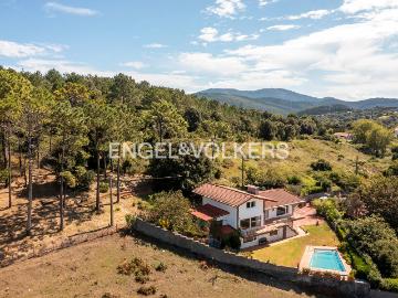 Casa en venta en Gorliz. Casa de lujo con vistas espectaculares al mar y piscina en Gorliz. Casas.
