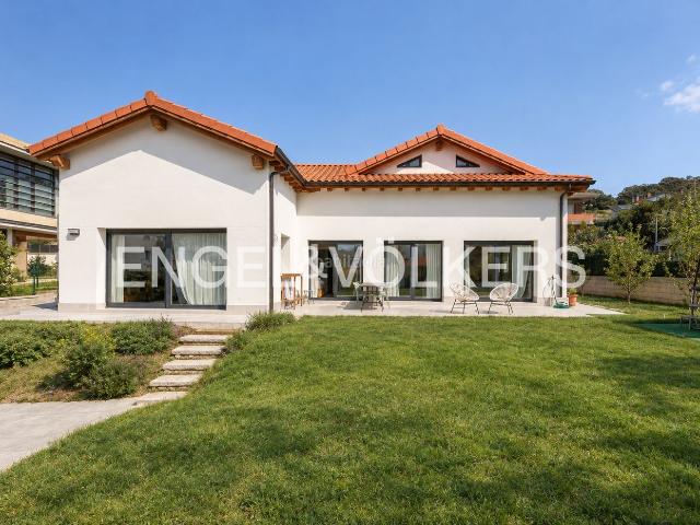 Casa en venta en Gorliz. Exclusiva vivienda de obra nueva en Gandias, Plentzia. Casas.
