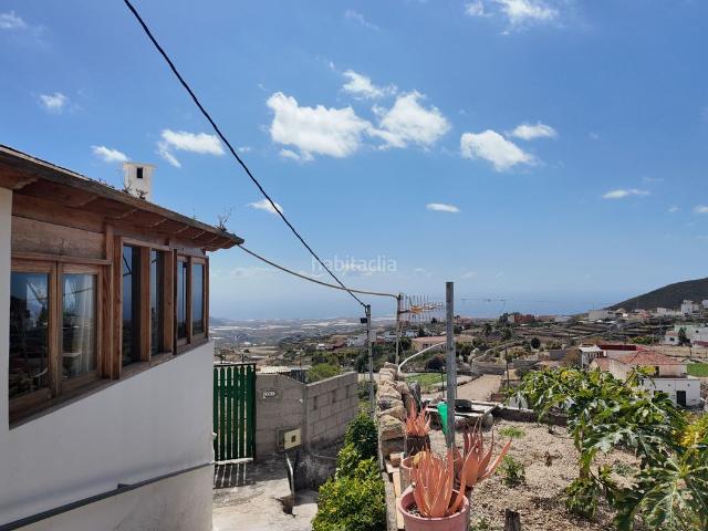 Casa en venta en Granadilla de Abona, San Isidro. Casa Independiente con Terreno y Vistas al Mar. Casas Granadilla de.