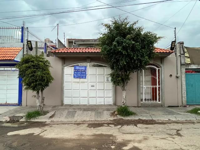 Casa en venta en Granjas Valle de Guadalupe Sección A, Ecatepec de Morelos, México