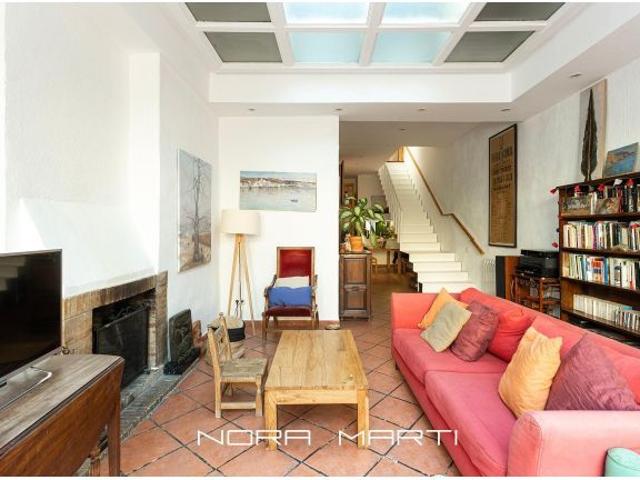 CASA EN VENTA EN GRACIA