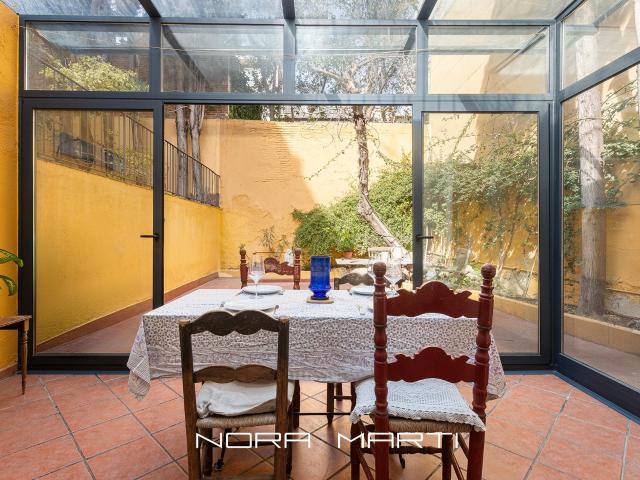 CASA EN VENTA EN GRACIA