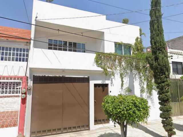 Casa en Venta en Gral. Heriberto Jara #72