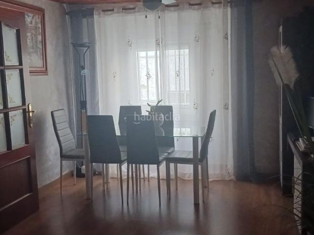 Casa en venta en Huelma. Casaen Sierra Mágina,con el Castillo medieval delos Duques de Alburquerque y su Iglesia construida por Andrés de Vandelvira. Casas.