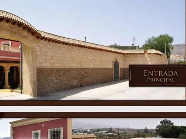 Casa en Venta en Huércal de Almería