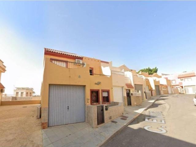 Casa en Venta en Huércal de Almería