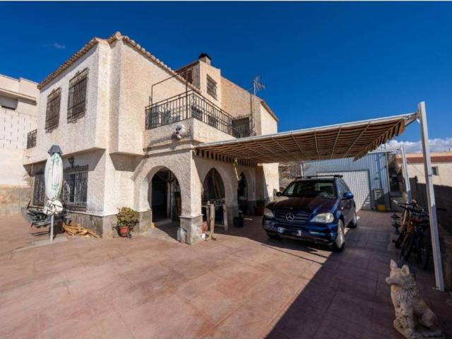 Casa en Venta en Huércal de Almería