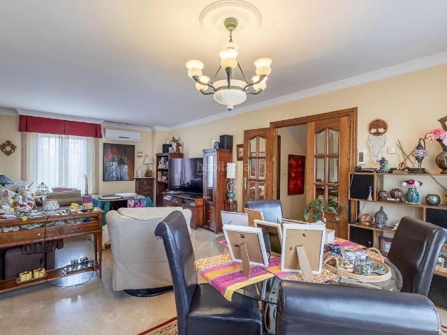 Casa en venta en Huétor Vega. SE VENDE ACOGEDERA CASA CON PISCINA PRIVADA PATIO TERRAZA Y GARAJE EN HUETOR VEGA_GRANADA. Casas Huétor.