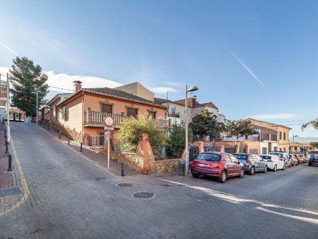 Casa en venta en Huétor Vega. SE VENDE CASA SOLAR EN PLENO CENTRO DE HUETOR VEGA_GRANADA. Casas Huétor.